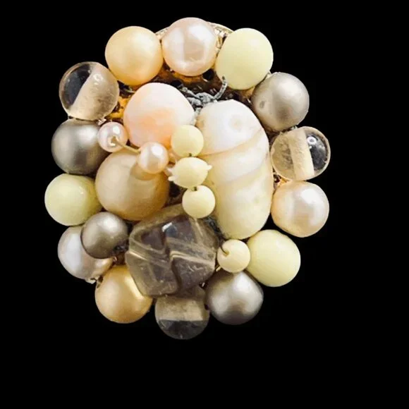 Vintage Gold Tone Oval Beaded Clip On Earrings (5251) - Picture 3 of 7